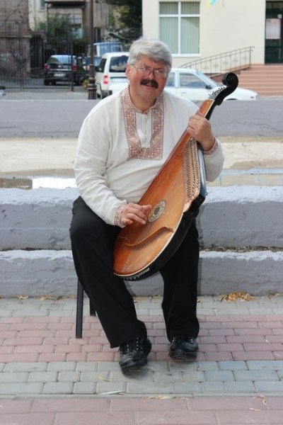 У центрі Луцька грали на бандурах. ФОТО