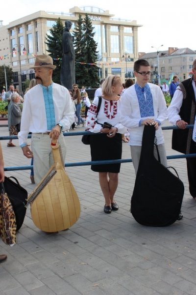 У центрі Луцька грали на бандурах. ФОТО