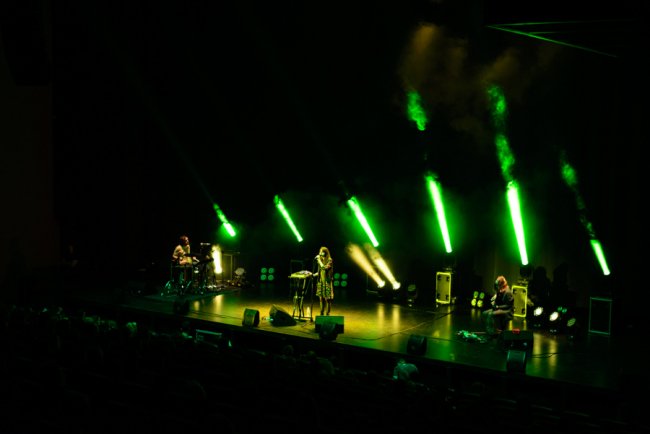 Душевно і «для своїх»: у луцькому «Промені» виступив гурт «Один в каное». ФОТО