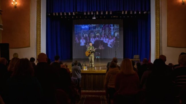 Вибір - бути з Україною: у Луцьку відбувся творчий вечір військовослужбовця «Сталевої сотки» Миколи Більшевича