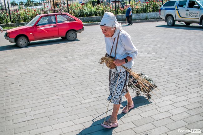 Народні розваги і море людей: в центрі Луцька «гуляє» етнофестиваль. ФОТО 