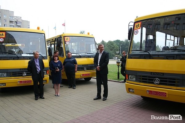 На Волині – 10 нових шкільних автобусів. ФОТО