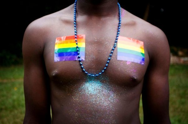 В Уганді ненависть досягає страхітливих масштабів.  Якщо ви, будучи громадянином Уганди, займетеся сексом з людиною одного з вами статі, то ризикуєте провести наступні 14 років свого життя в одній з найжахливіших в'язниць на Землі