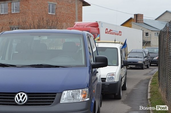 У Луцьку погрожують блокувати митницю. ФОТО