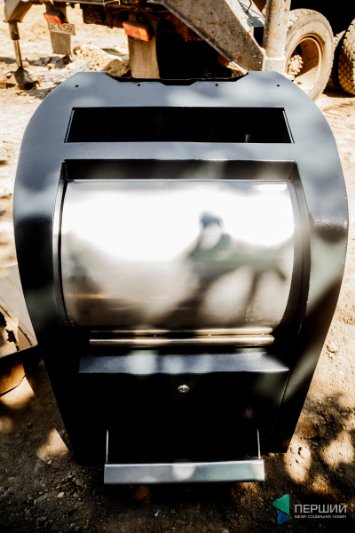 У Луцьку поставили перший підземний смітник: як він працює*