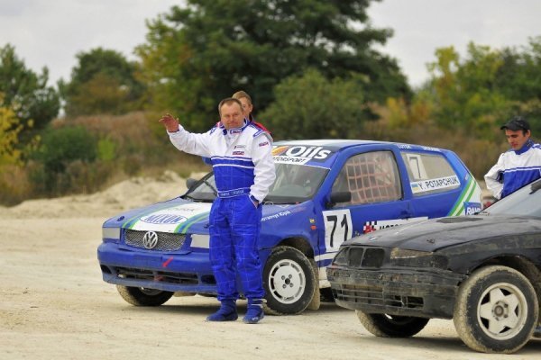 Автомотофестиваль під Луцьком: день перший. ФОТО. ВІДЕО