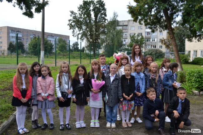 Благодійно, красиво, урочисто: як відсвяткували старт навчання у ліцеї Ковеля. ФОТО