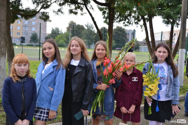 Благодійно, красиво, урочисто: як відсвяткували старт навчання у ліцеї Ковеля. ФОТО