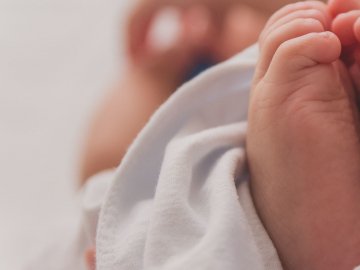 На Волині медики «швидкої» прийняли пологи вдома