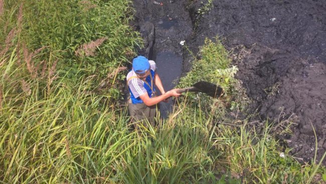 Ківерці: люди власноруч розчистили канаву