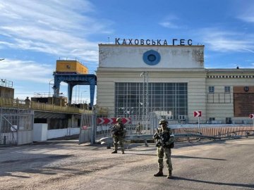 Росія ще в квітні замінувала Каховську ГЕС: наразі окупанти мінують опори і шлюзи, – розвідка