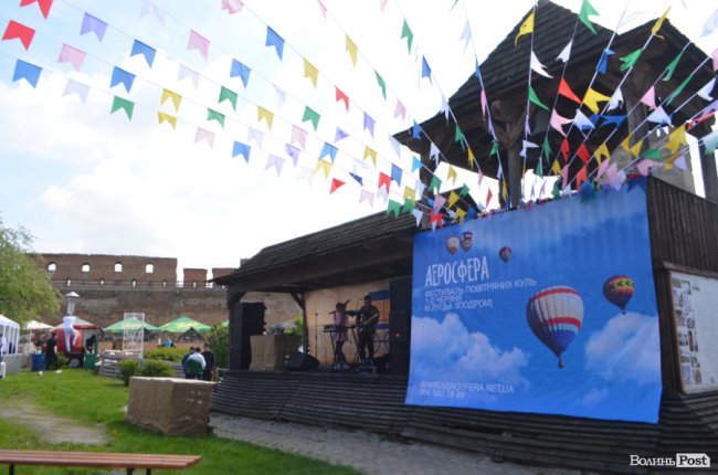 У замку Любарта стартував Lutsk Food Fest: що і за скільки пропонують скуштувати. ФОТО