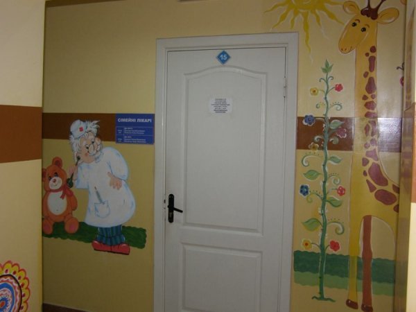 У Луцьку розмалювали медичну установу. ФОТО