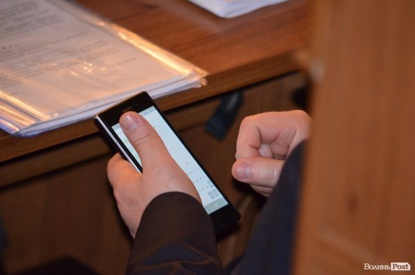 Сесія Волиньради: годинники, гаджети та «Однокласники». ФОТО