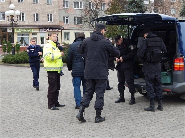 У Ковельській мерії  «бандерівську» вибухівку не знайшли .ОНОВЛЕНО. ФОТО