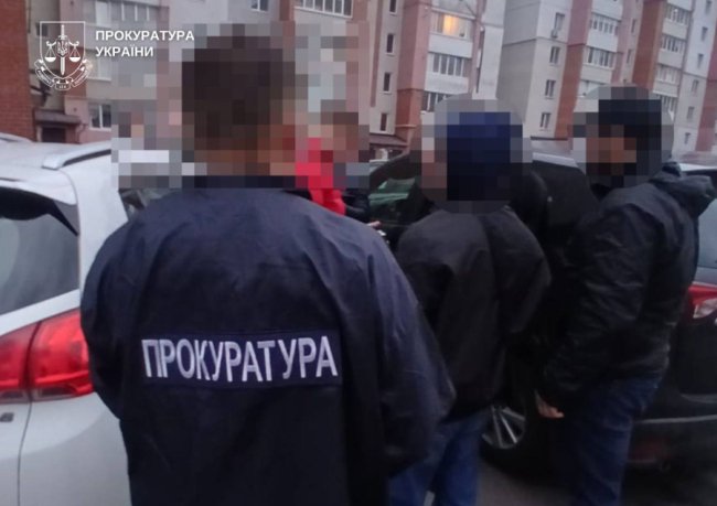 Вимагали 100 тисяч гривень від підприємця: на Волині судять двох посадовців Держпродспоживслужби