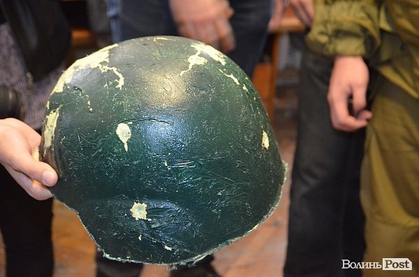 Луцькі умільці презентували каски та безпілотники для АТО. ФОТО