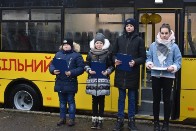 У волинській громаді з'явився новий шкільний автобус. ФОТО