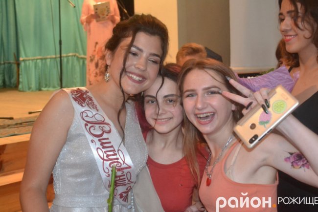 У рожищенській школі відгуляли випускний. ФОТО