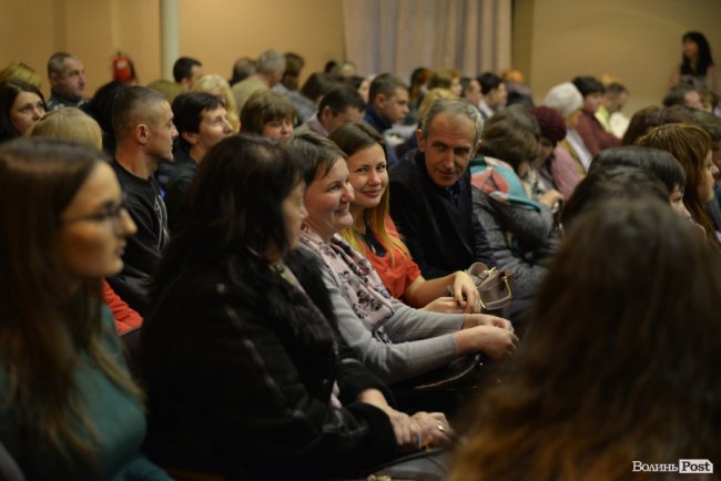 Дороги, поштарі, сільська медицина і школи: про що волиняни питали Петра Порошенка