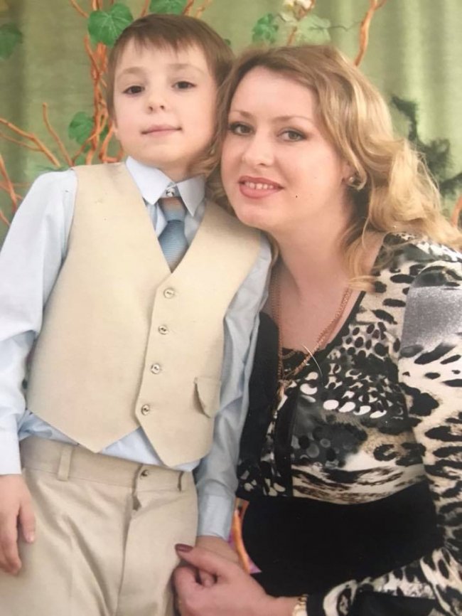 Директорка Луцького зоопарку зворушливо привітала сина з 15-річчям. ФОТО