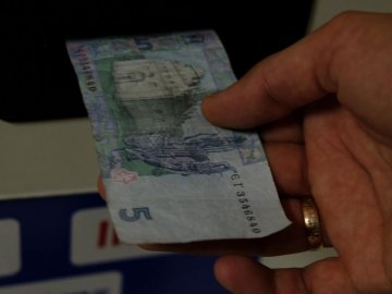 Квартирні аферисти видурили в лучанина майже 7 тисяч гривень