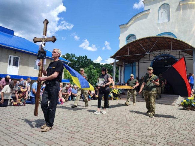 На Волині попрощались з Героєм Володимиром Книшем