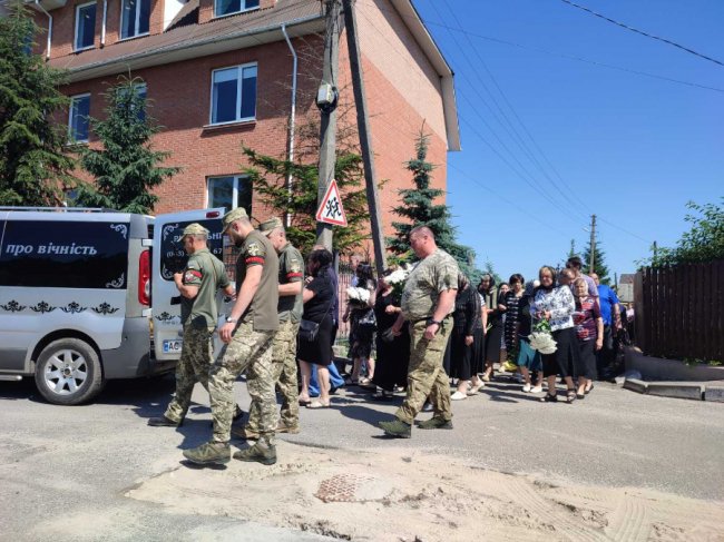 На Волині попрощались з Героєм Володимиром Книшем