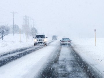 На Рівненщині через ожеледицю обмежили рух
