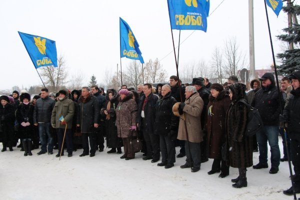 Луцьк вшанував Героїв Крут. ФОТО. ВІДЕО