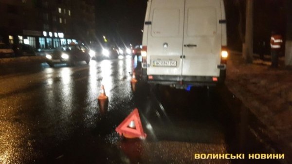 Аварія в Луцьку: на «зебрі» збили жінку з дитиною