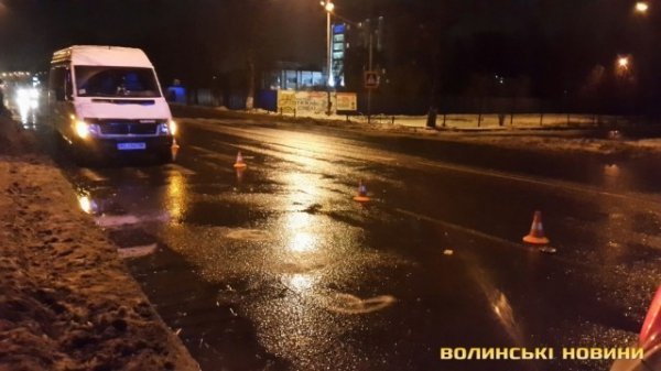 Аварія в Луцьку: на «зебрі» збили жінку з дитиною