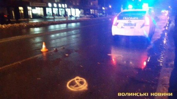 Аварія в Луцьку: на «зебрі» збили жінку з дитиною