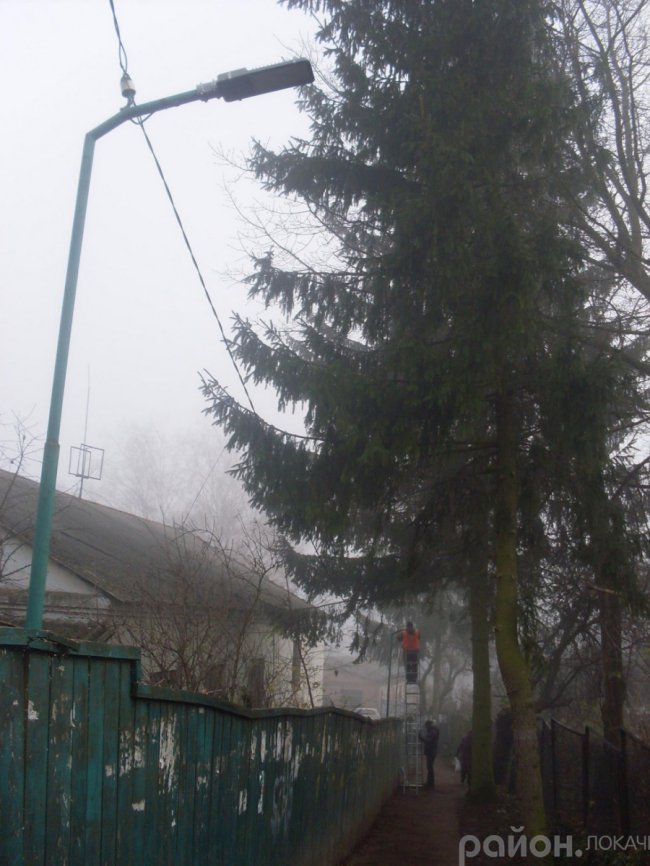 У волинському селищі встановили освітлення. ФОТО