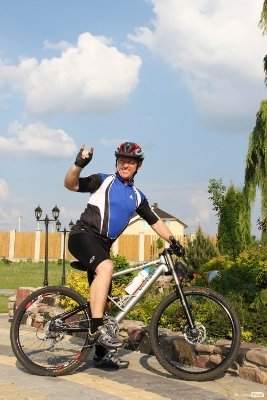 Луцький депутат-багатій «підсів на колеса». ФОТО