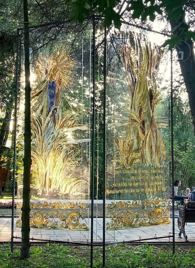 Луцький парк прикрашає нова арт-інсталяція. ФОТО