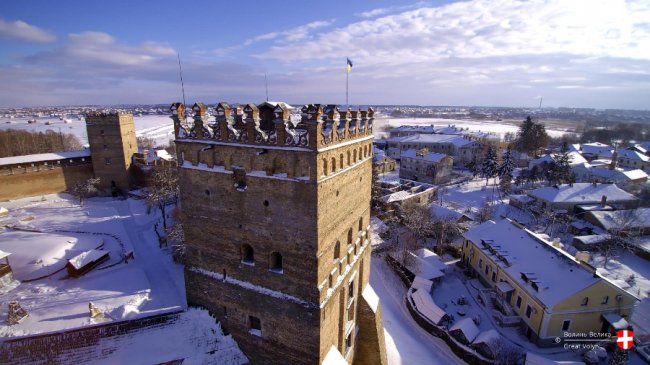 Засніжений Луцький замок з висоти. ФОТО