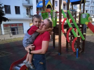 31-річній лучанці потрібна допомога, щоб здолати рак шкіри