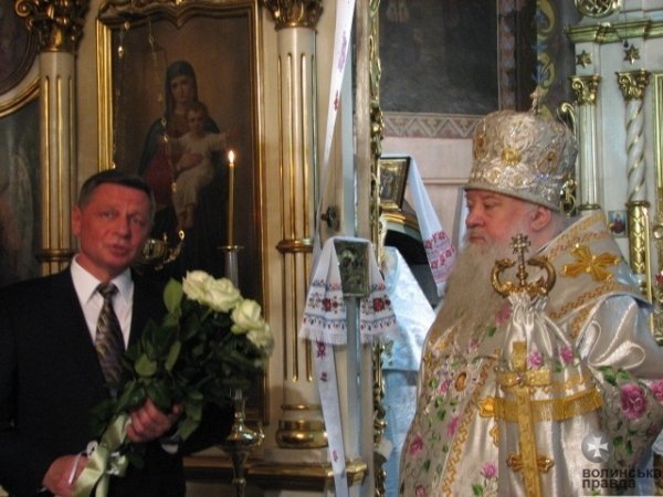 До Луцька привезли Благодатний вогонь. ФОТО