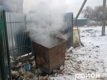 У Рожищі невідомі підпалили баки для сміття