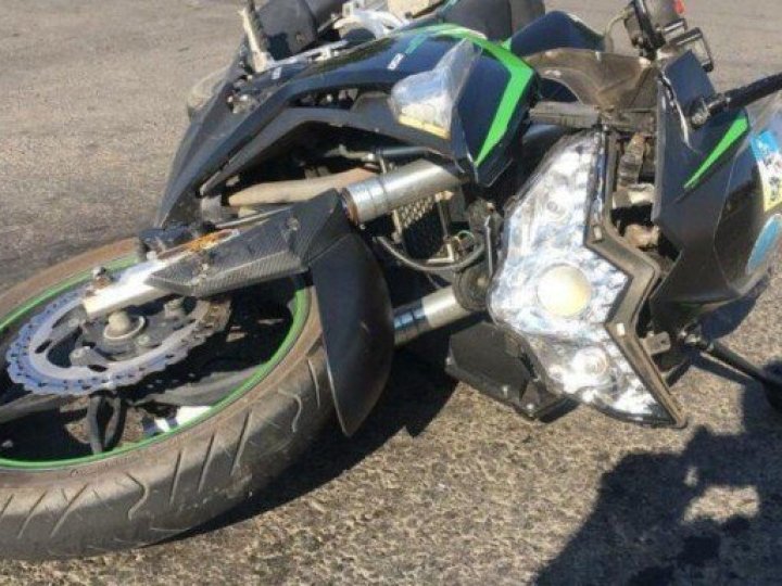 У селі на Волині непонолітній мотоцикліст в'їхав у юрбу, частину підлітків госпіталізували 