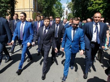 Партія «Слуга народу» назвала першу десятку кандидатів до парламенту