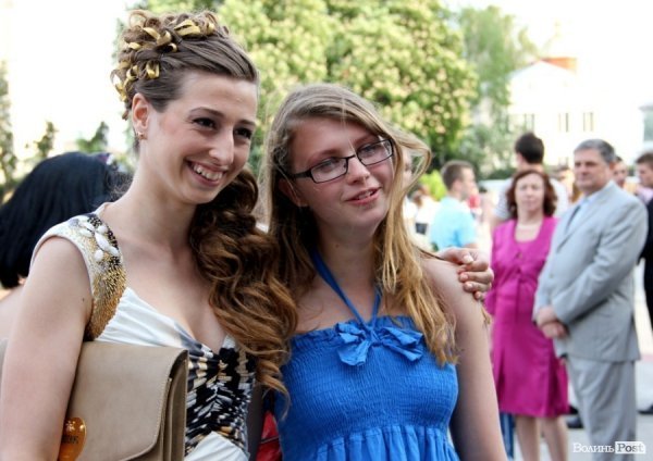 Луцьк відгуляв шкільні випускні. ФОТО