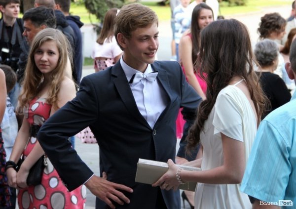 Луцьк відгуляв шкільні випускні. ФОТО