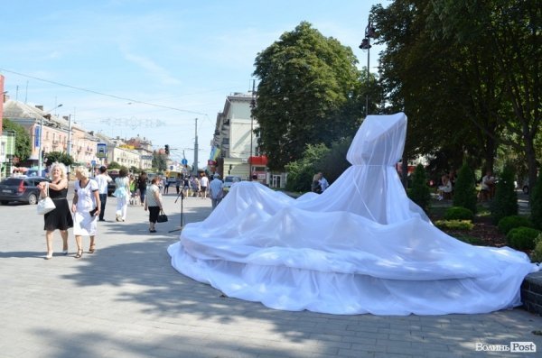У Луцьку відкрили сонячний годинник. ФОТО 