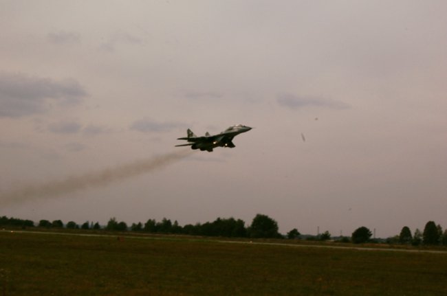 Волинські льотчики відточували свою майстерність та проводили повітряні «бої». ФОТО 