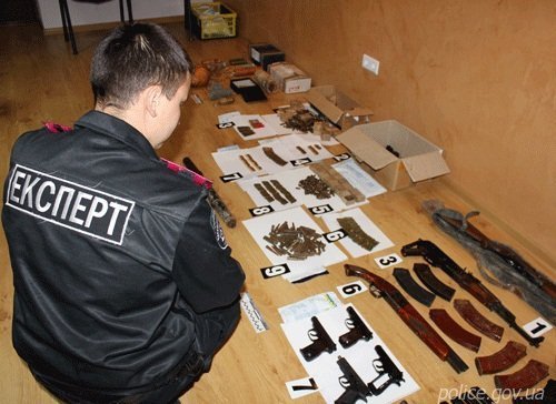 Зловили банду, яка стріляла у валютника