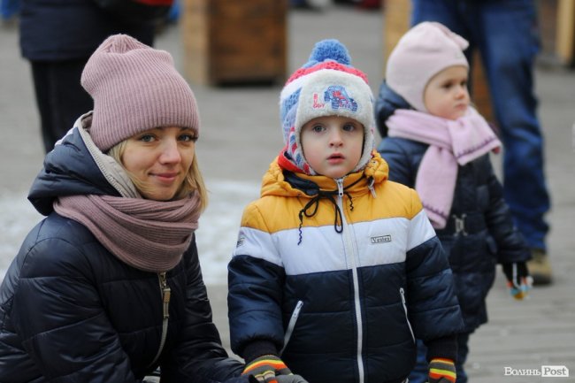 Обличчя різдвяних гулянь у центрі Луцька. ФОТО