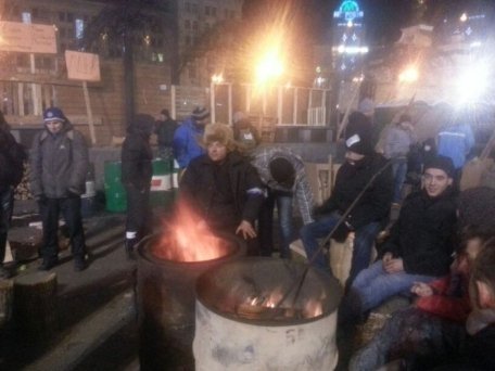 Будні штабу Євромайдану в Києві. ФОТО