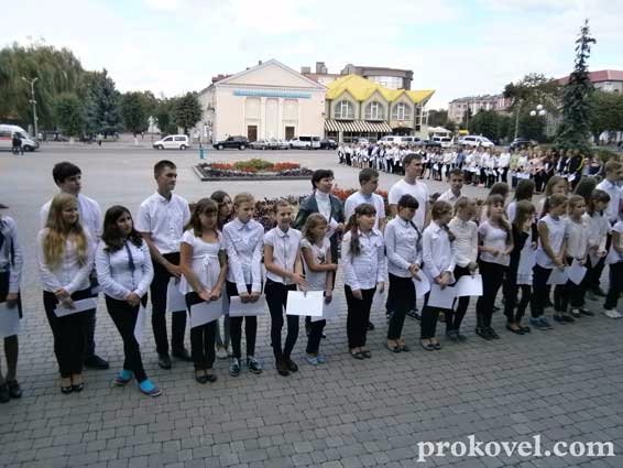 Волинські діти хочуть миру в Україні. ФОТО